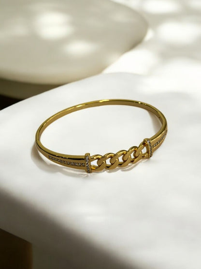 GOLDEN LOOKING LIKE CHAIN DIAMOND BRACELET