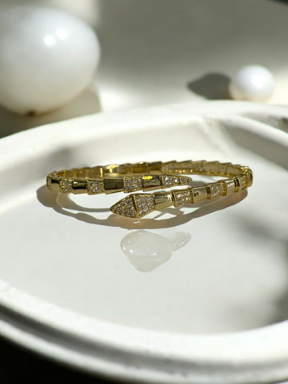 GOLDEN TRENDY BRACELET