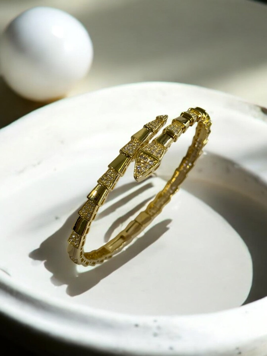 GOLDEN TRENDY BRACELET