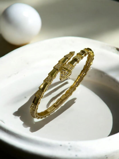 GOLDEN TRENDY BRACELET