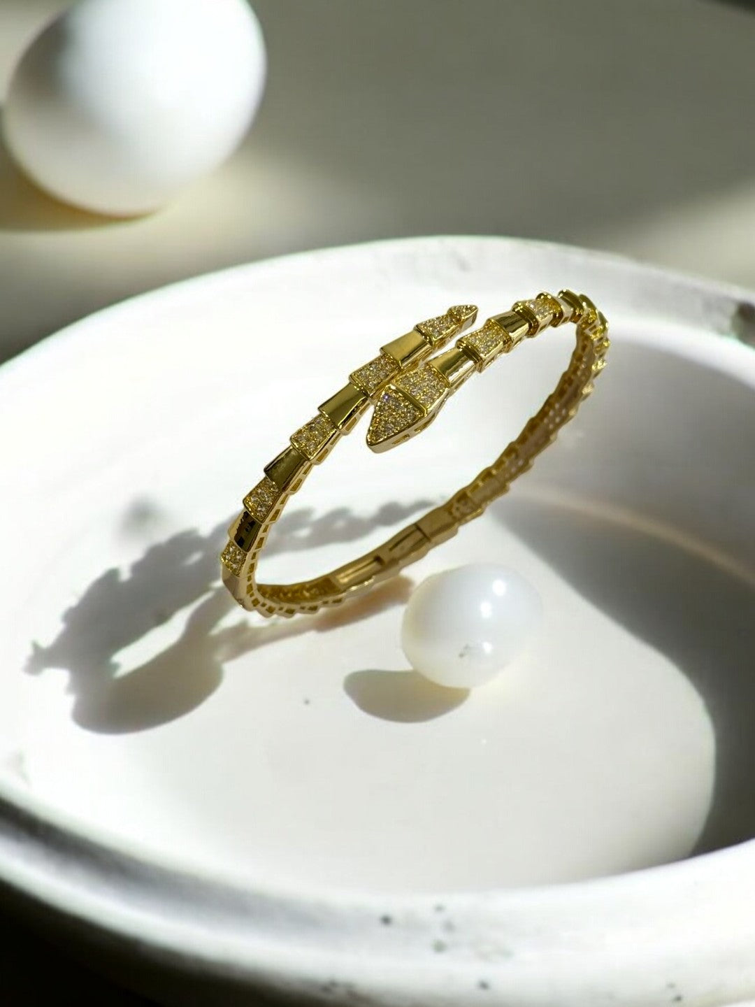 GOLDEN TRENDY BRACELET