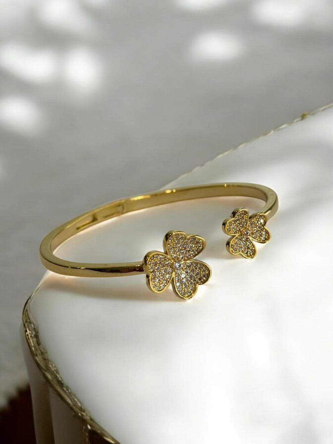 GOLDEN DIAMOND FLOWER BRACELET