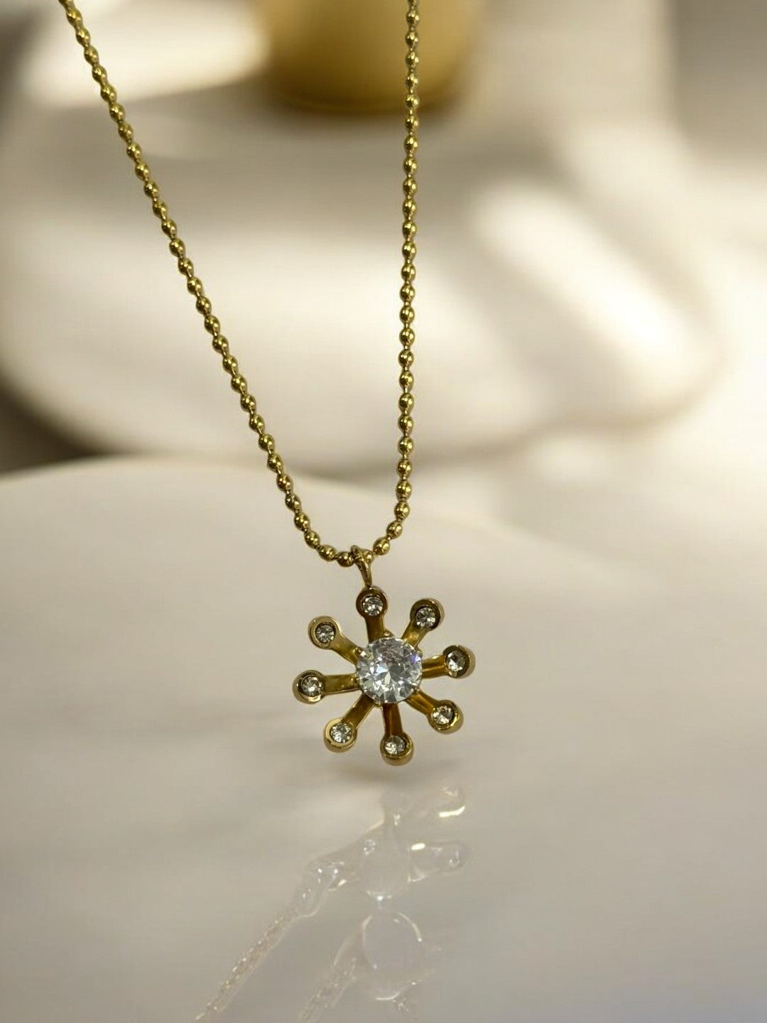 GOLDEN CHAIN WITH DIAMOND FLOWER