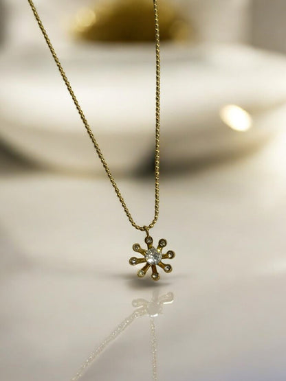 GOLDEN CHAIN WITH DIAMOND FLOWER