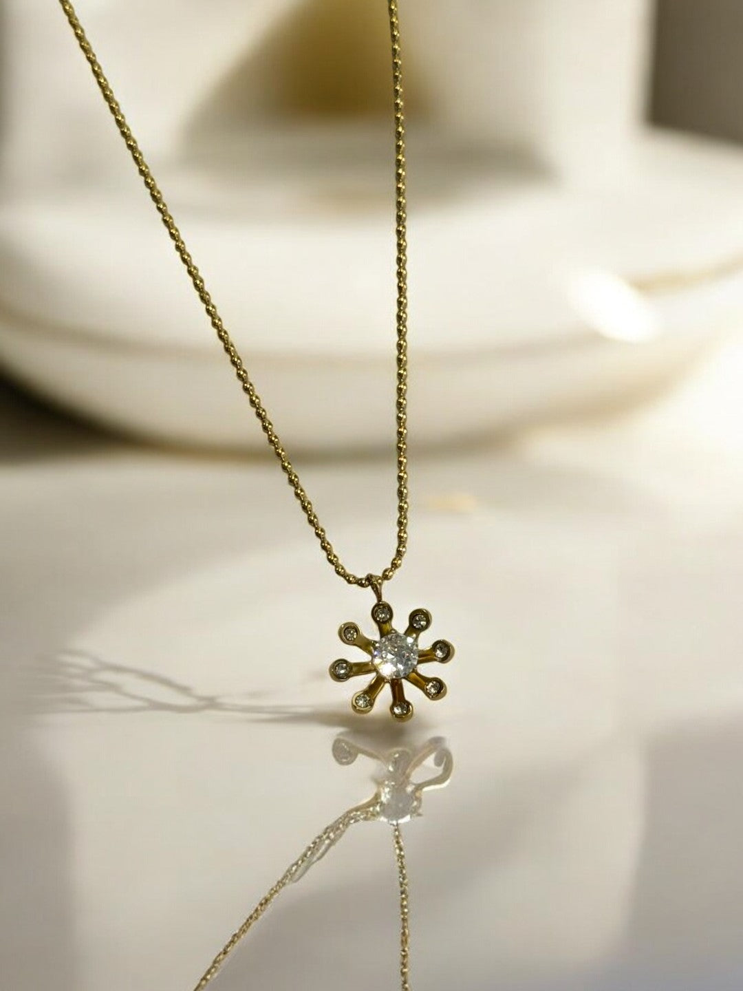 GOLDEN CHAIN WITH DIAMOND FLOWER