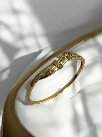 GOLDEN SQUARE DIAMOND BRACELET