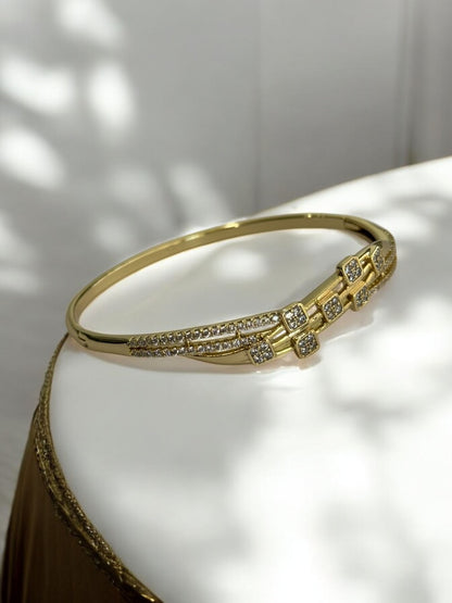 GOLDEN SQUARE DIAMOND BRACELET