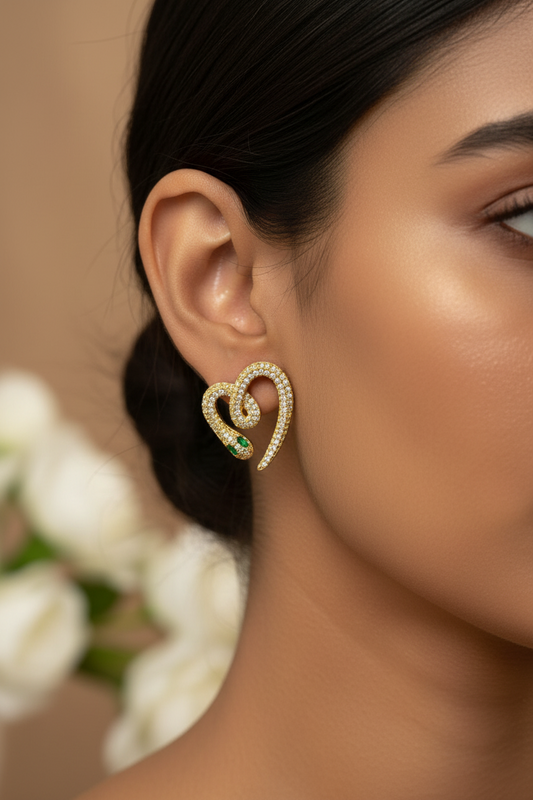 GOLDEN DIAMOND HEART AESLIE EARRINGS