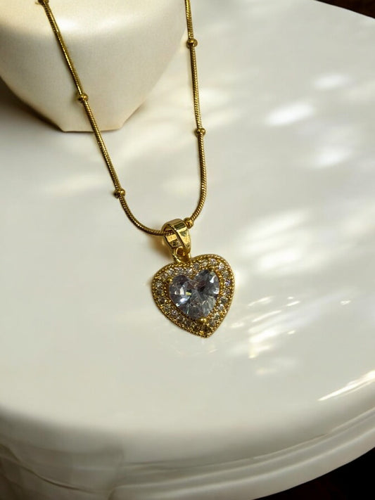 GOLDEN CHAIN WITH DIAMOND HEART 