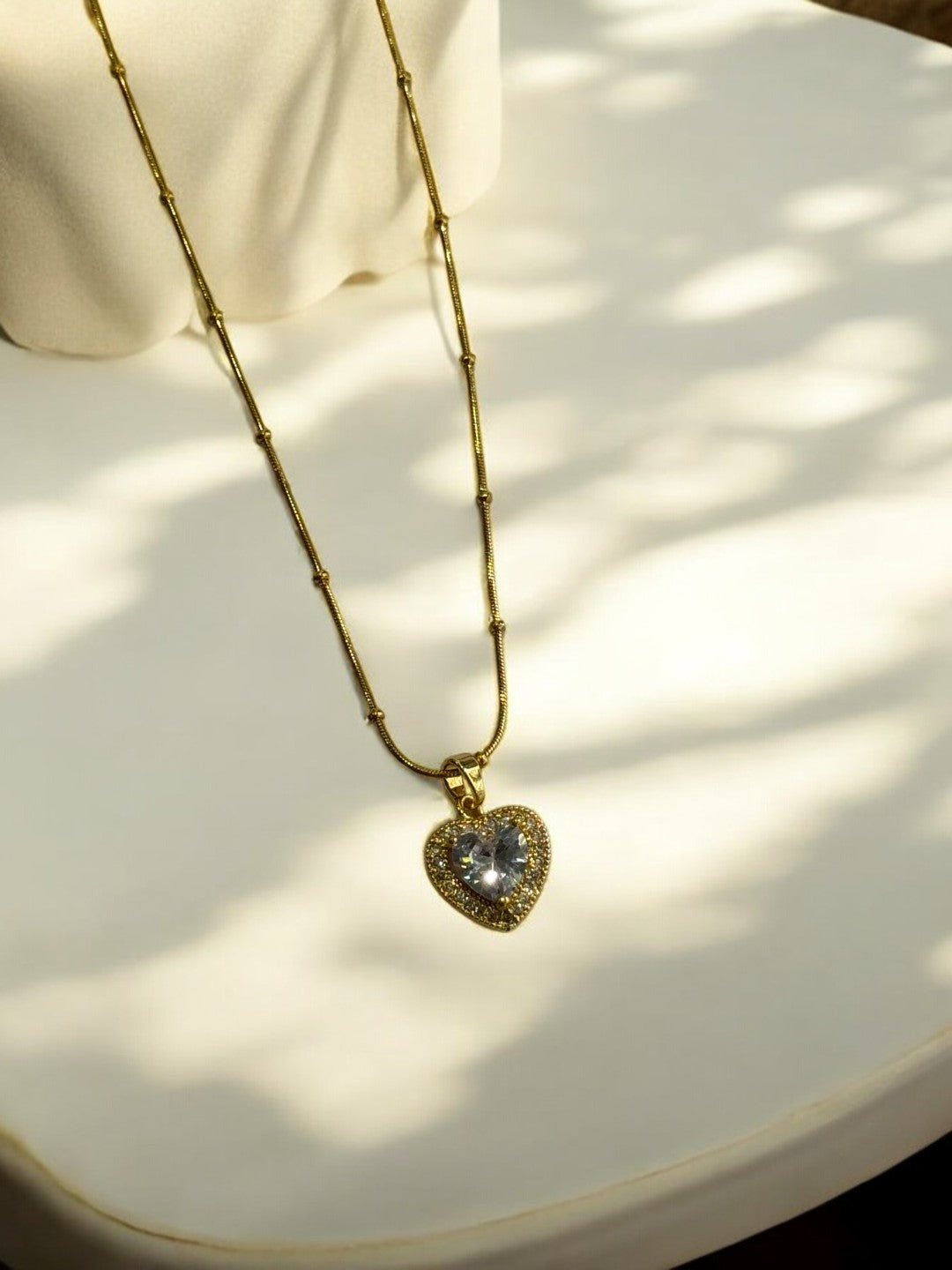 GOLDEN CHAIN WITH DIAMOND HEART 
