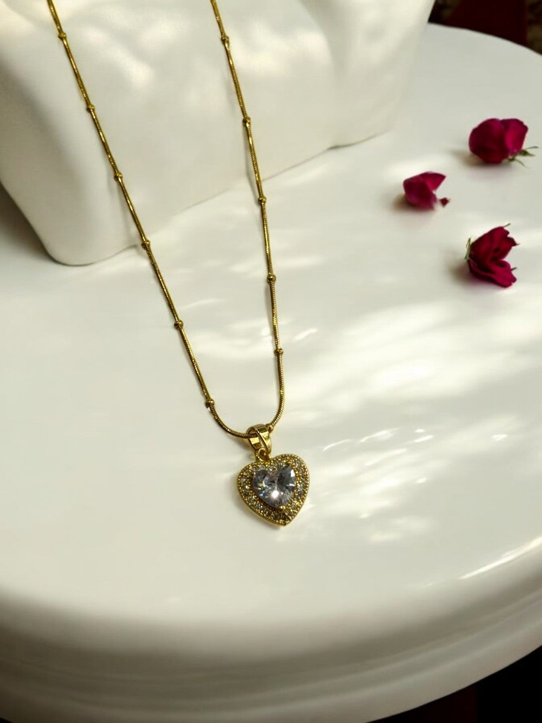 GOLDEN CHAIN WITH DIAMOND HEART 