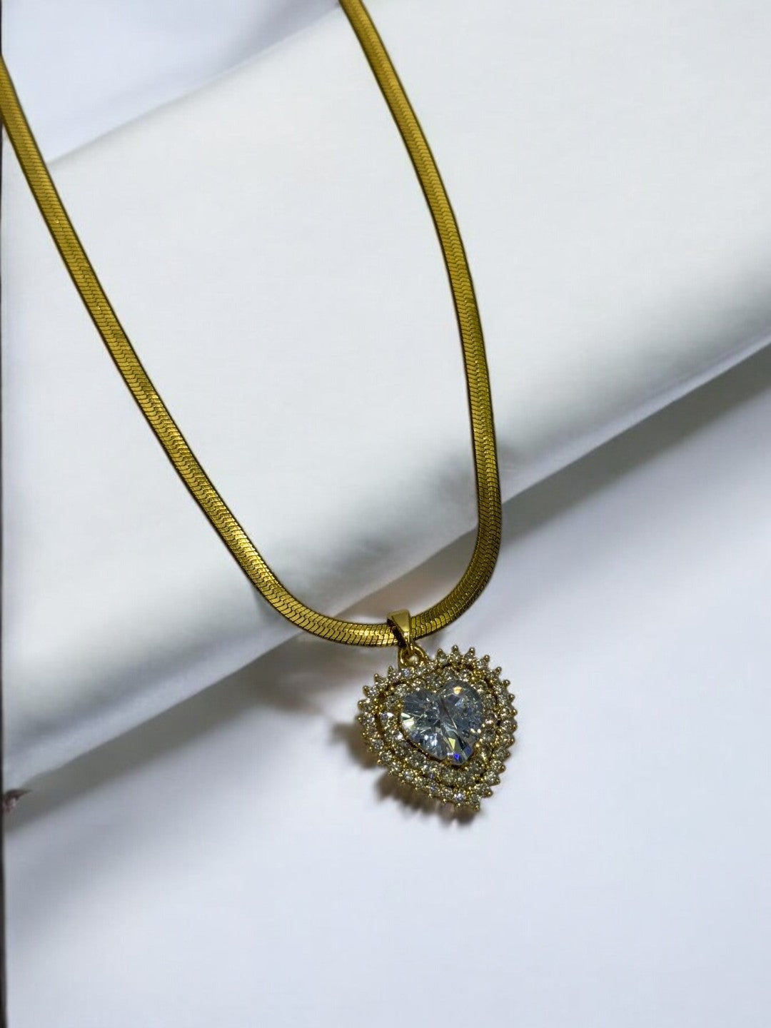GOLDEN THIK CHAIN WITH DIAMOND HEART