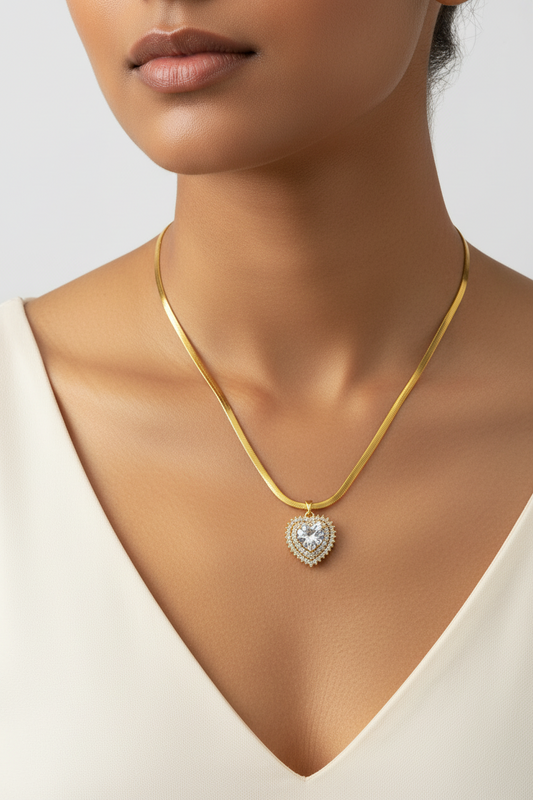 GOLDEN DIAMOND HEART MIRIAM NECKLACE