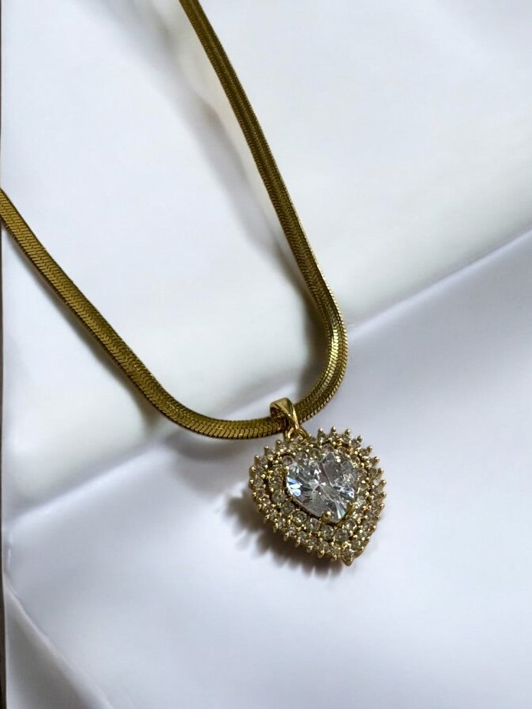 GOLDEN THIK CHAIN WITH DIAMOND HEART