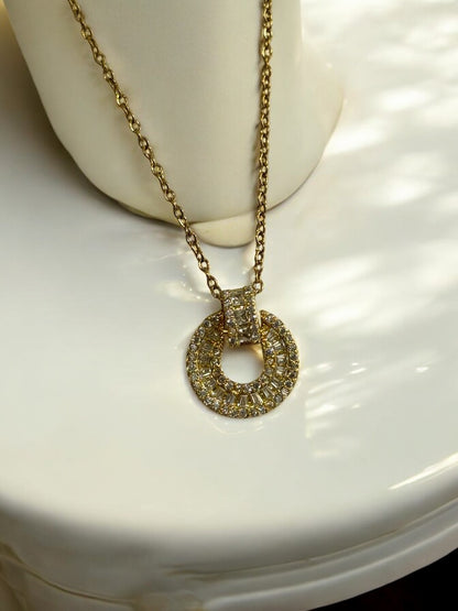 GOLDEN CHAIN WITH DIAMOND PENDENT