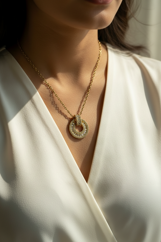 GOLDEN DIAMOND HOLLYEN NECKLACE