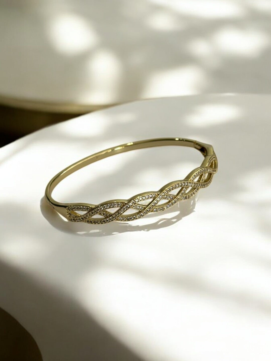 GOLDEN DIAMOND ELEGANT BRACELET