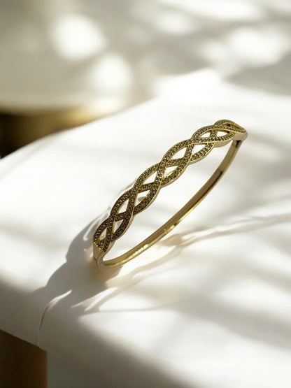 GOLDEN DIAMOND ELEGANT BRACELET