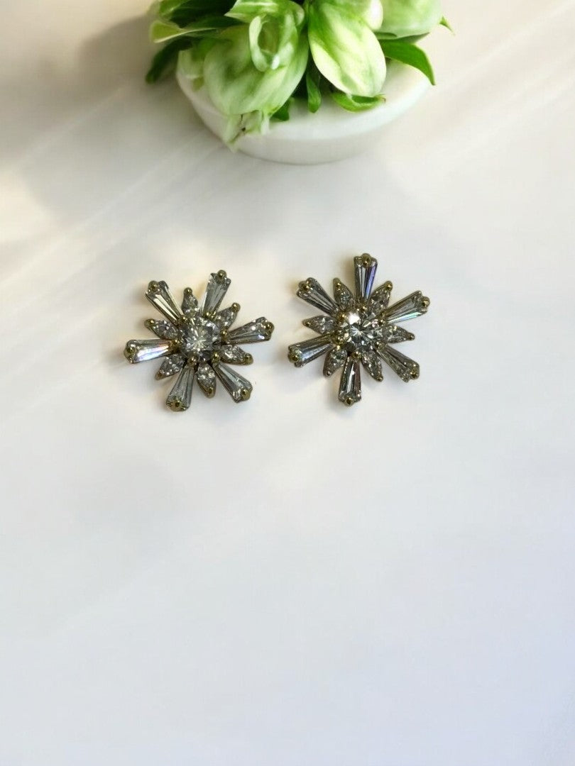 18K GOLD PLATED  LIKE CRISTAL  DIAMOND STUD EARRING 