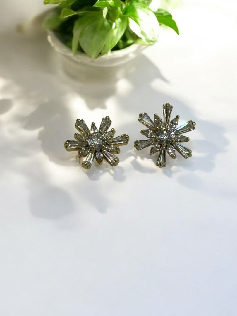 18K GOLD PLATED  LIKE CRISTAL  DIAMOND STUD EARRING 