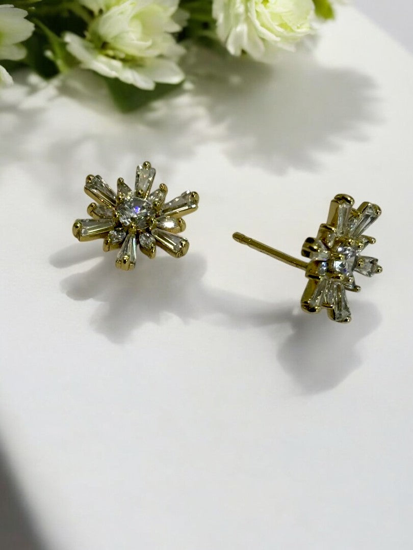 18K GOLD PLATED  LIKE CRISTAL  DIAMOND STUD EARRING 