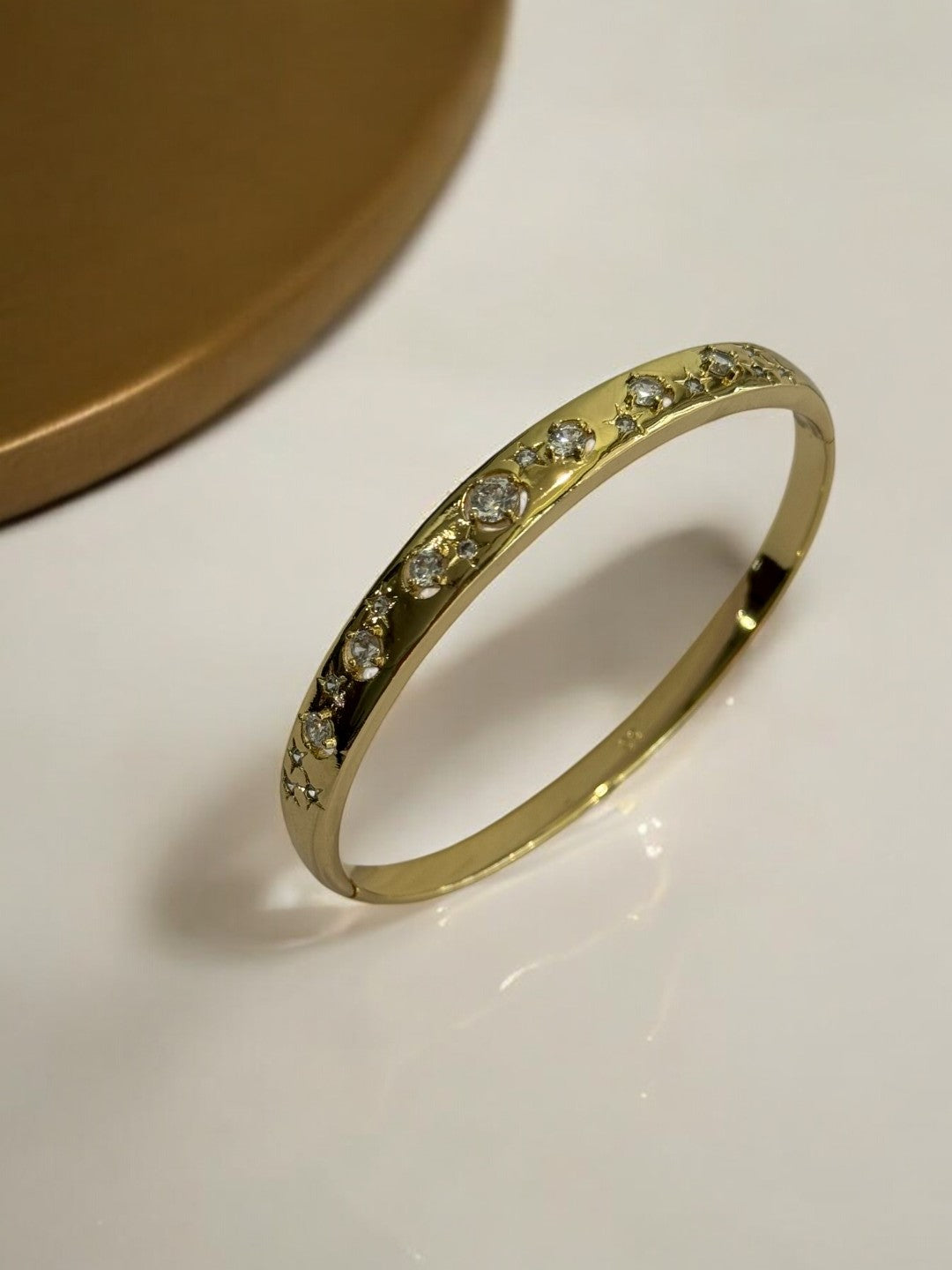 GOLDEN BIG AND SMALL DIAMOND BRACELET