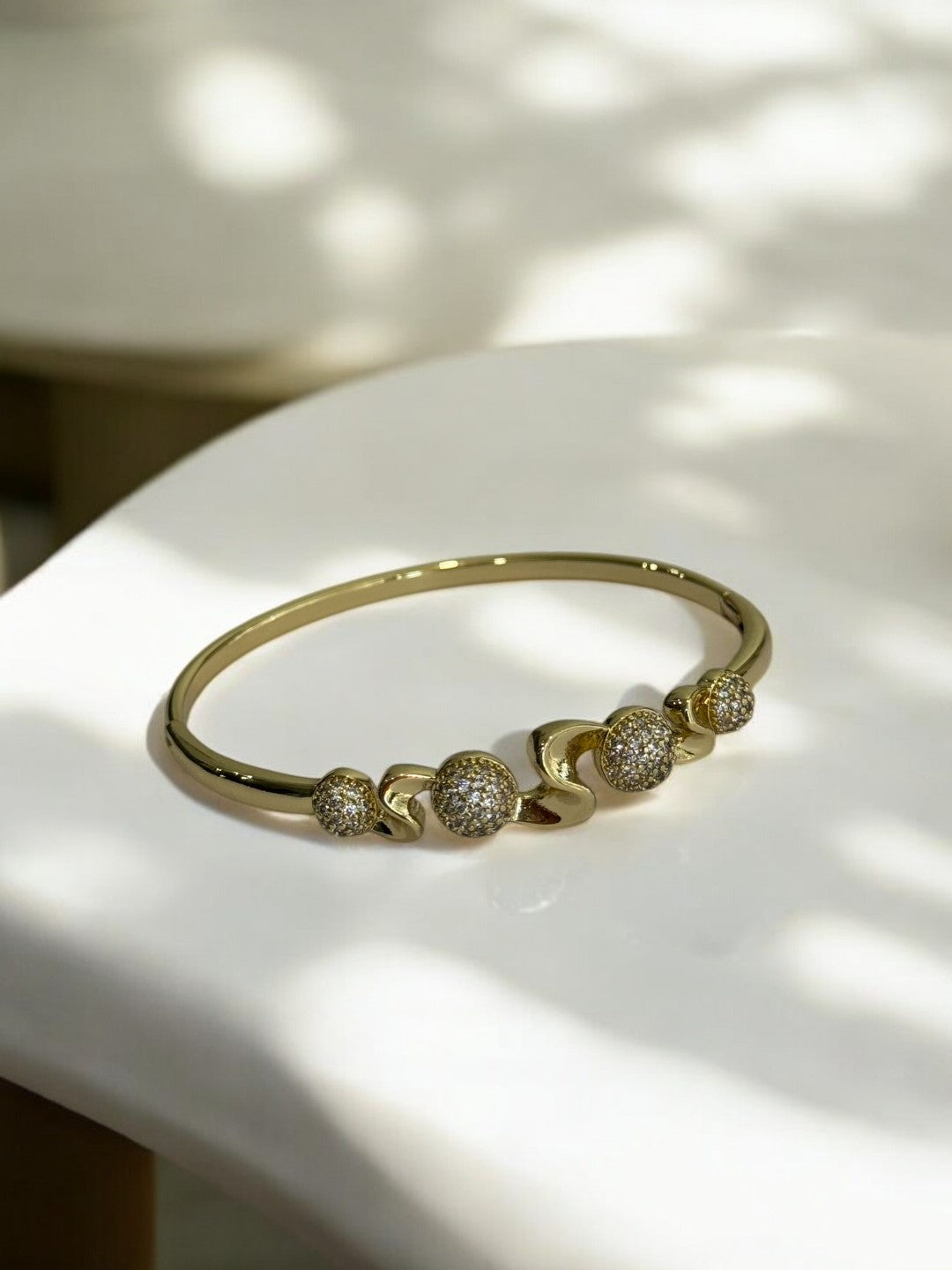 GOLDEN DIAMOND TRENDY BRACELET