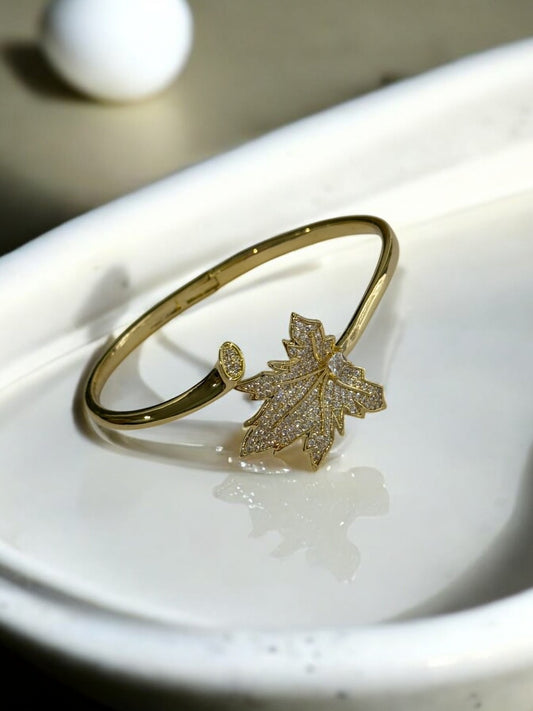 GOLDEN SHIMMERING DIAMOND LEAF
