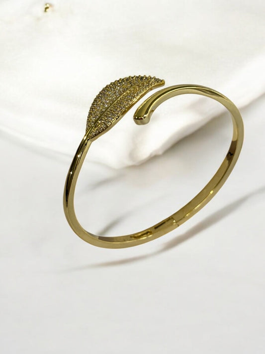GOLDEN SHIMMERING DIAMOND LEAF