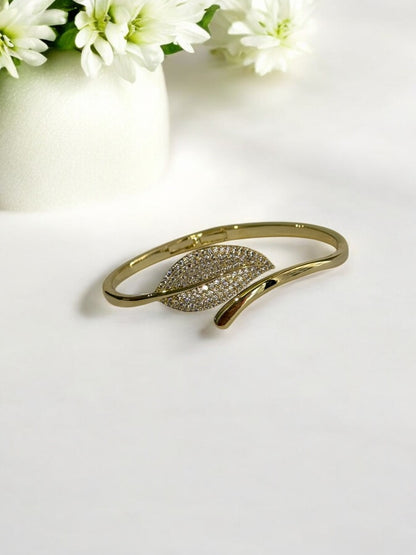 GOLDEN SHIMMERING DIAMOND LEAF