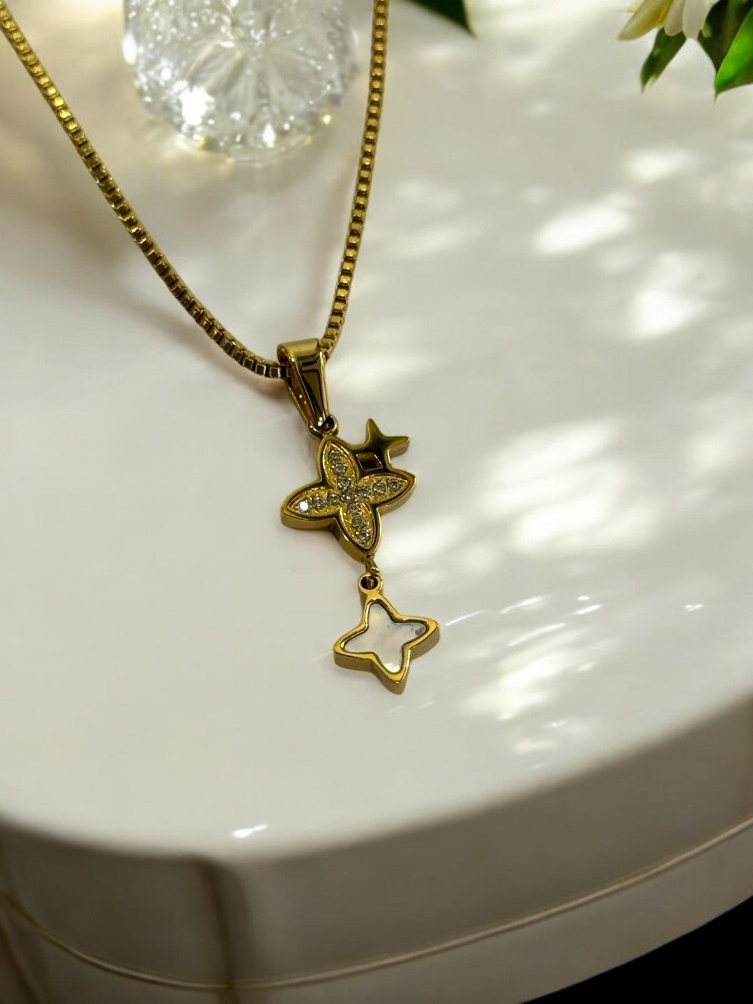 GOLDEN CHAIN WITH LV BRAND PENDENT