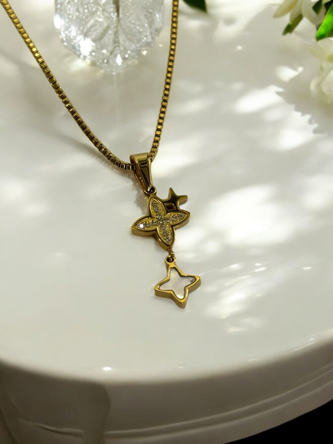 GOLDEN CHAIN WITH LV BRAND PENDENT