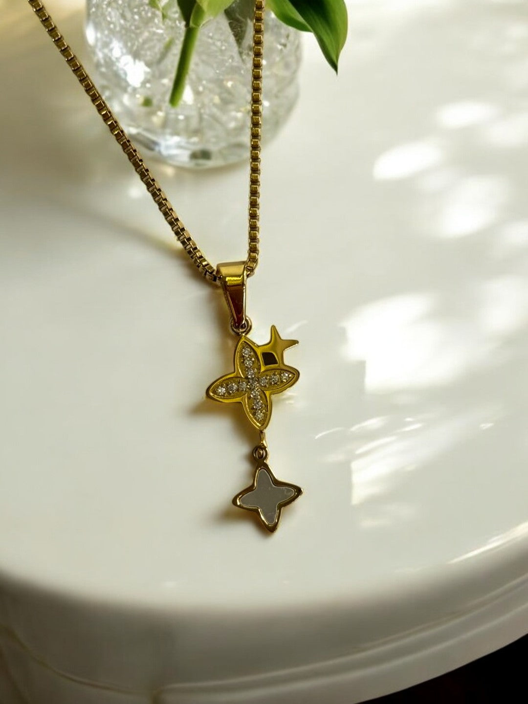 GOLDEN CHAIN WITH LV BRAND PENDENT