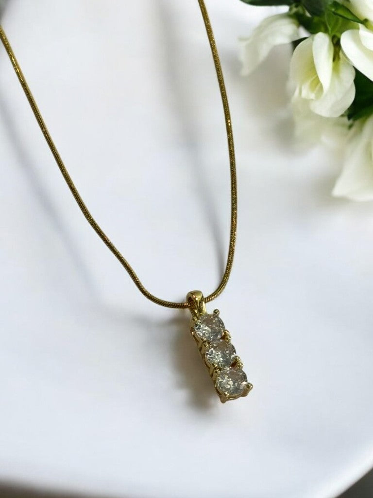 GOLDEN CHAIN WITH SPARKLING THREE DIAMOND