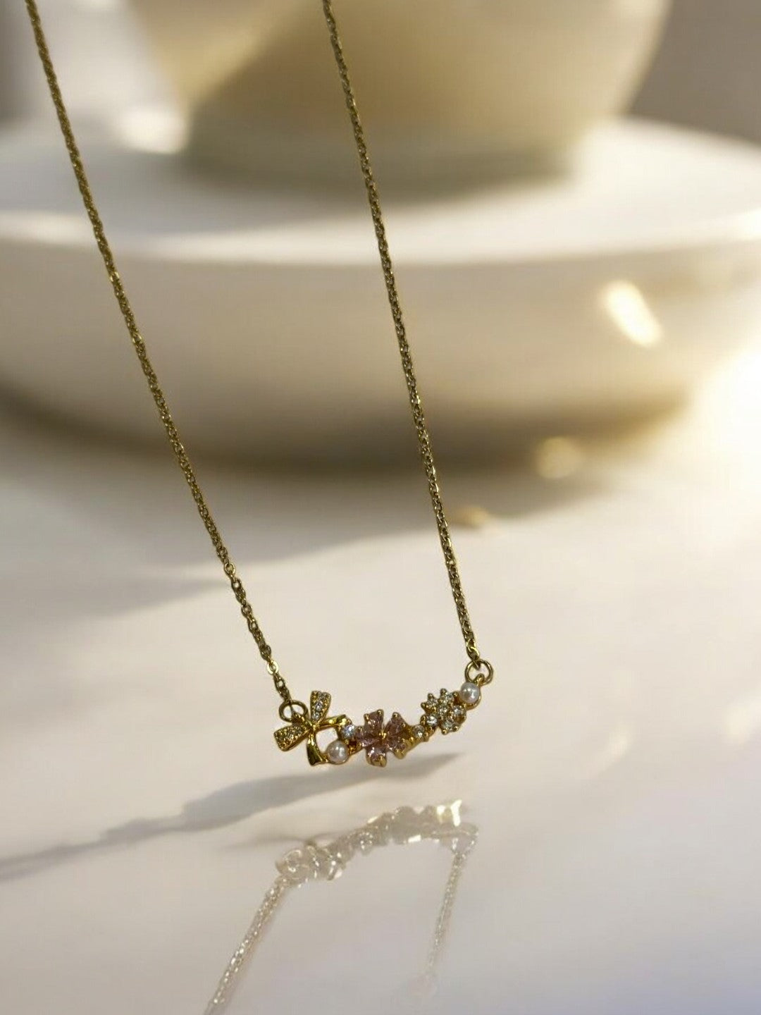 GOLDEN CHAIN WITH MULTI CHARMS PENDENT