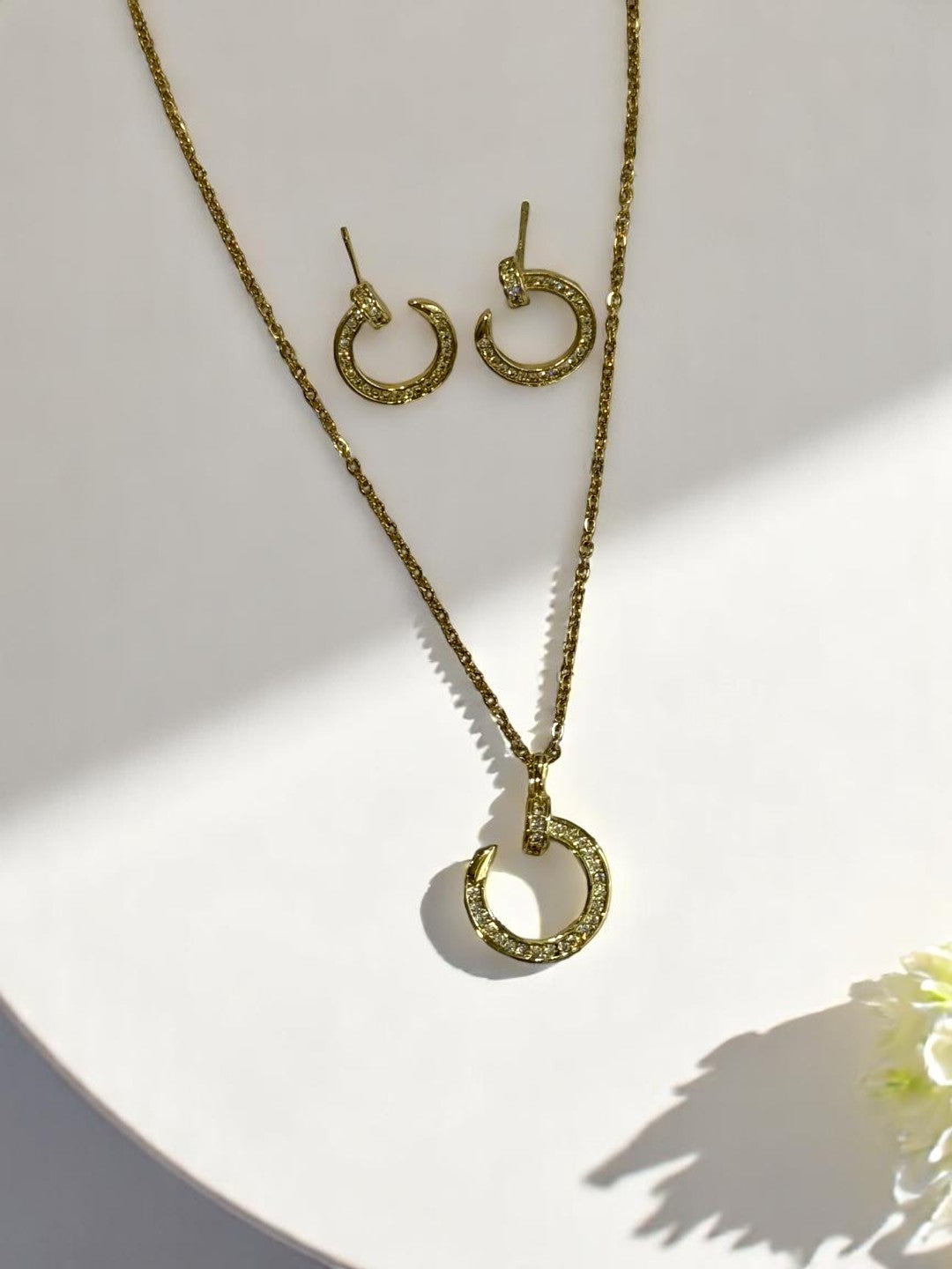 18K GOLD PLATED CHAIN WITH BRANDED DIAMOND NAIL PENDENT AND EARRINGS