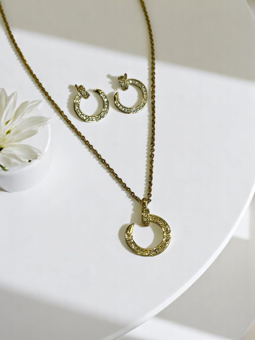 18K GOLD PLATED CHAIN WITH BRANDED DIAMOND NAIL PENDENT AND EARRINGS
