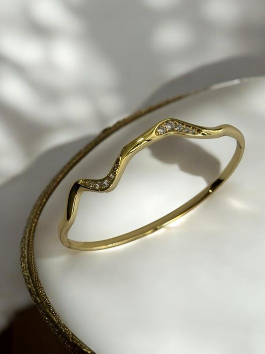GOLDEN DIAMOND TRENDY BRACELET
