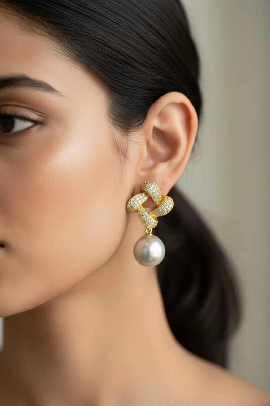GOLDEN DIAMOND PEARL GABRIEL EARRINGS