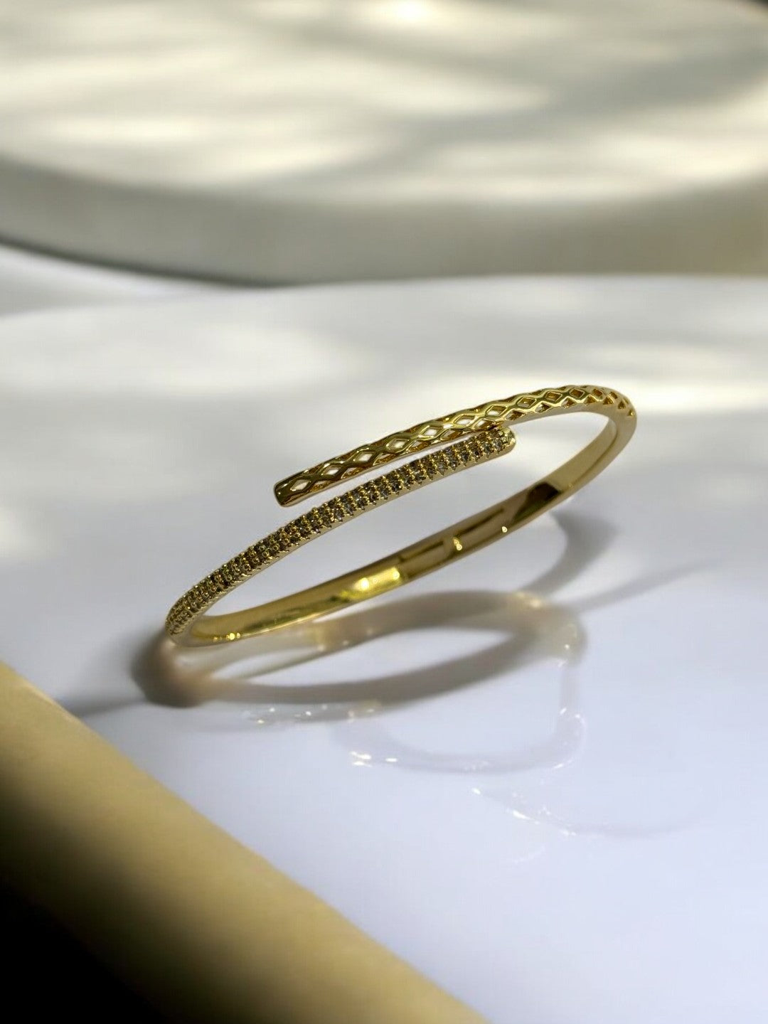 GOLDEN DIAMOND BRACELET