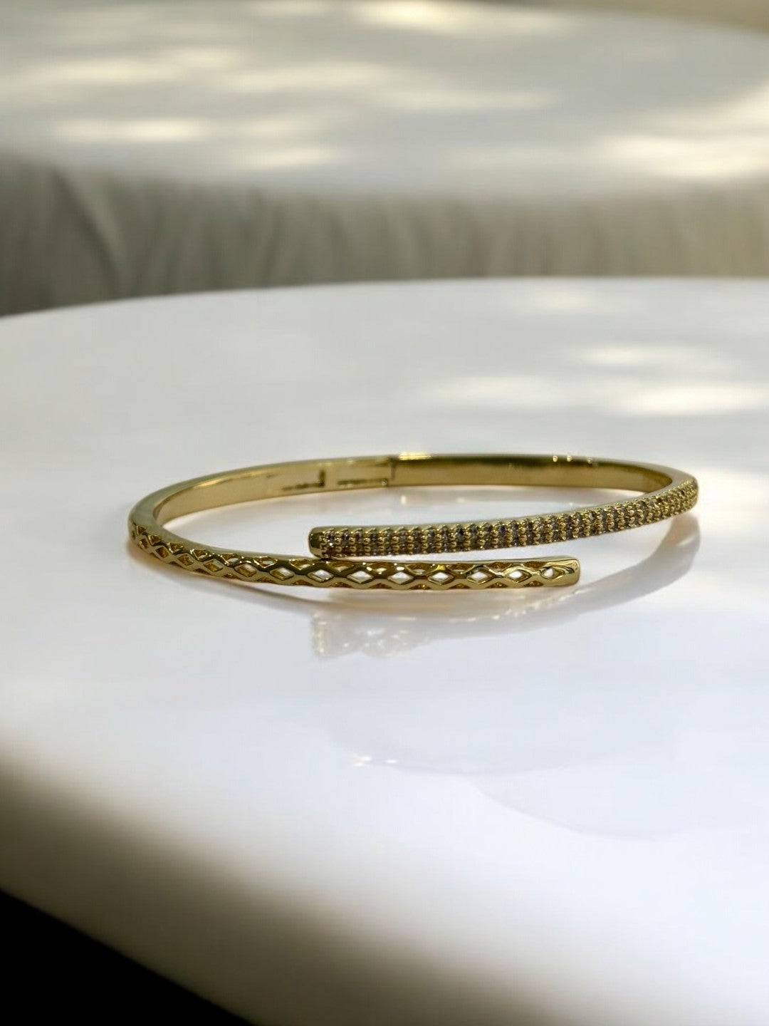 GOLDEN DIAMOND BRACELET