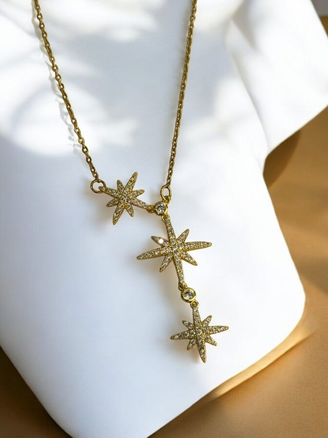 GOLDEN CHAIN WITH SHINING DIAMOND THREE STARS