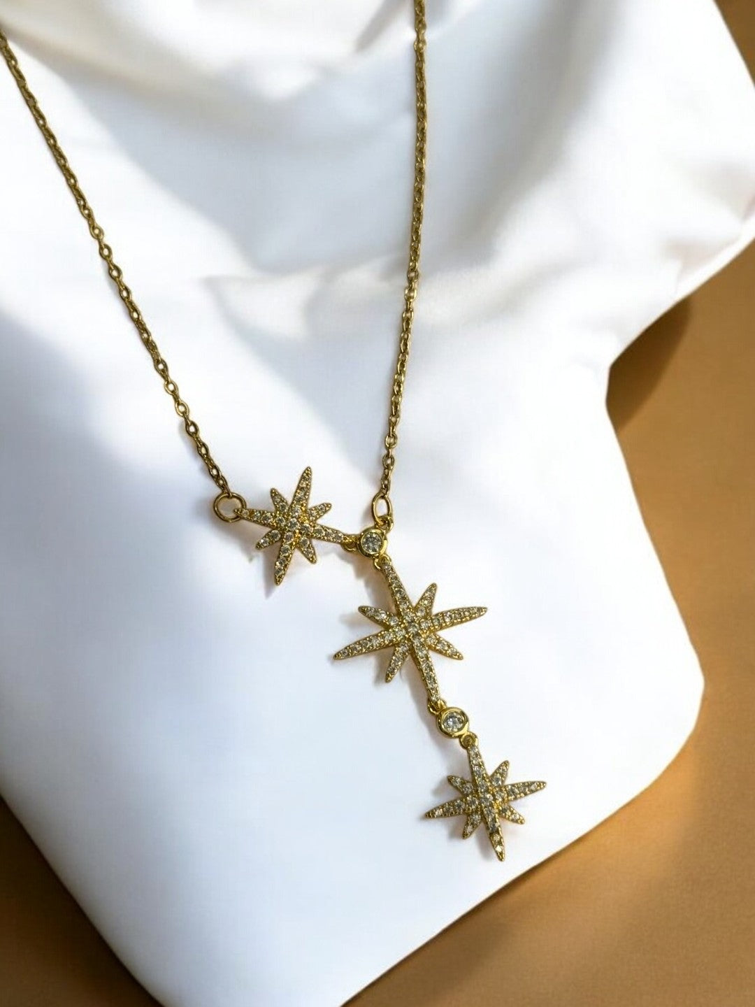 GOLDEN CHAIN WITH SHINING DIAMOND THREE STARS