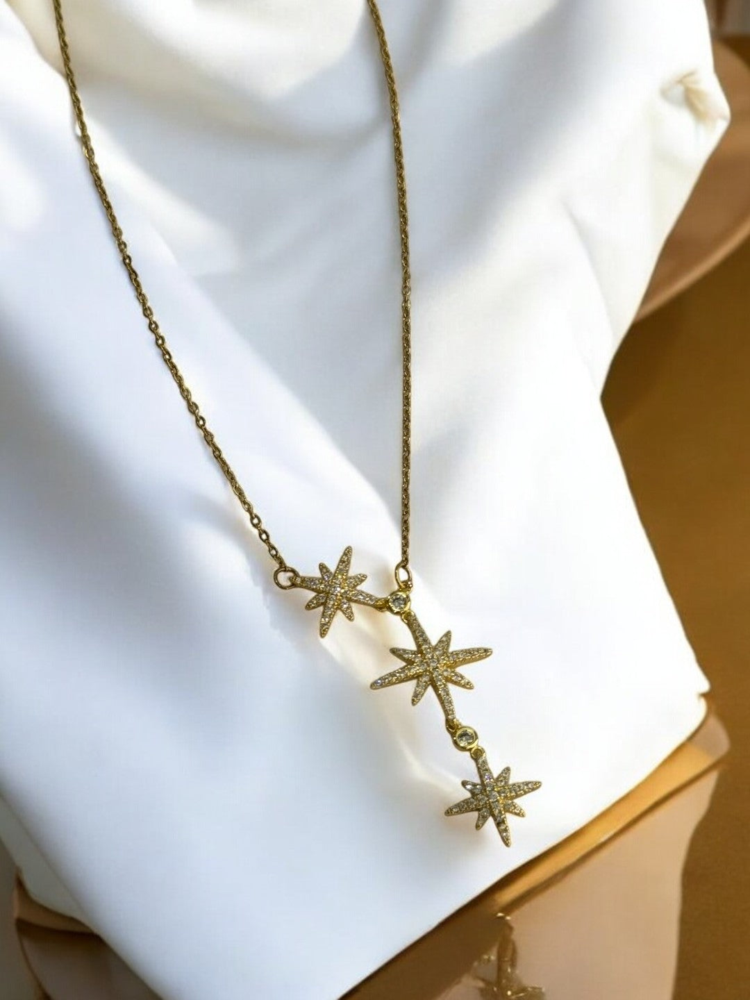 GOLDEN CHAIN WITH SHINING DIAMOND THREE STARS