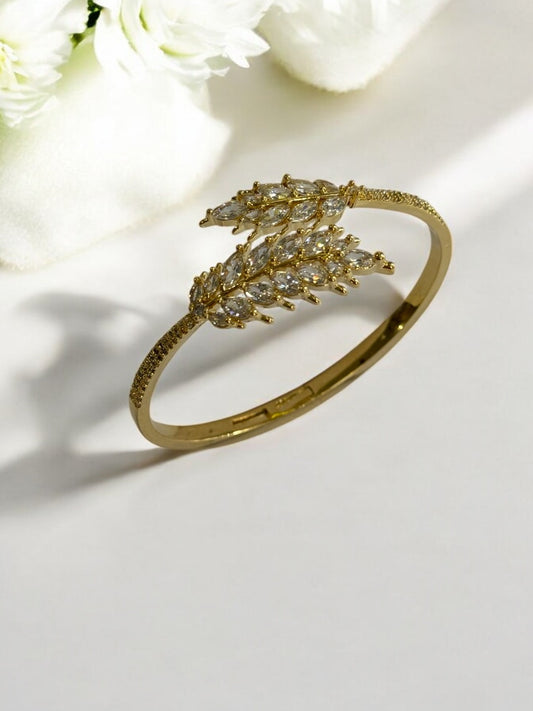 GOLDEN DIAMOND LEAF