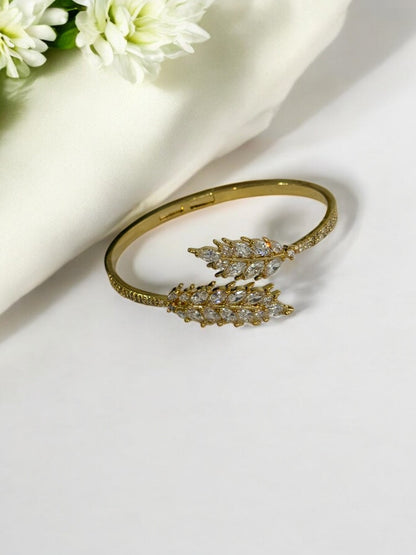 GOLDEN DIAMOND LEAF