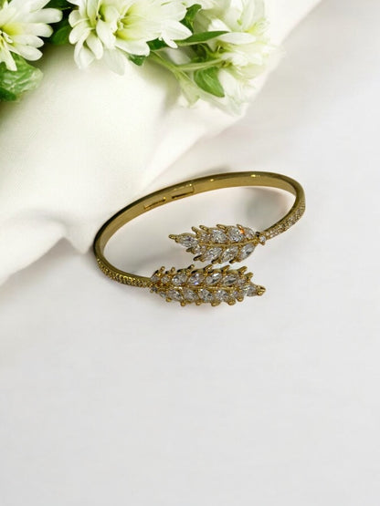 GOLDEN DIAMOND LEAF