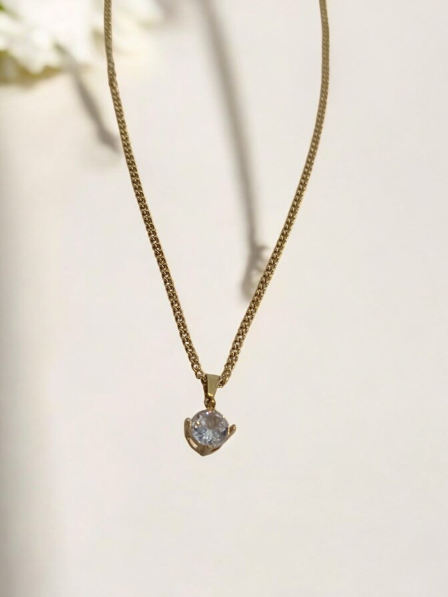 GOLDEN CHAIN WITH DIAMOND