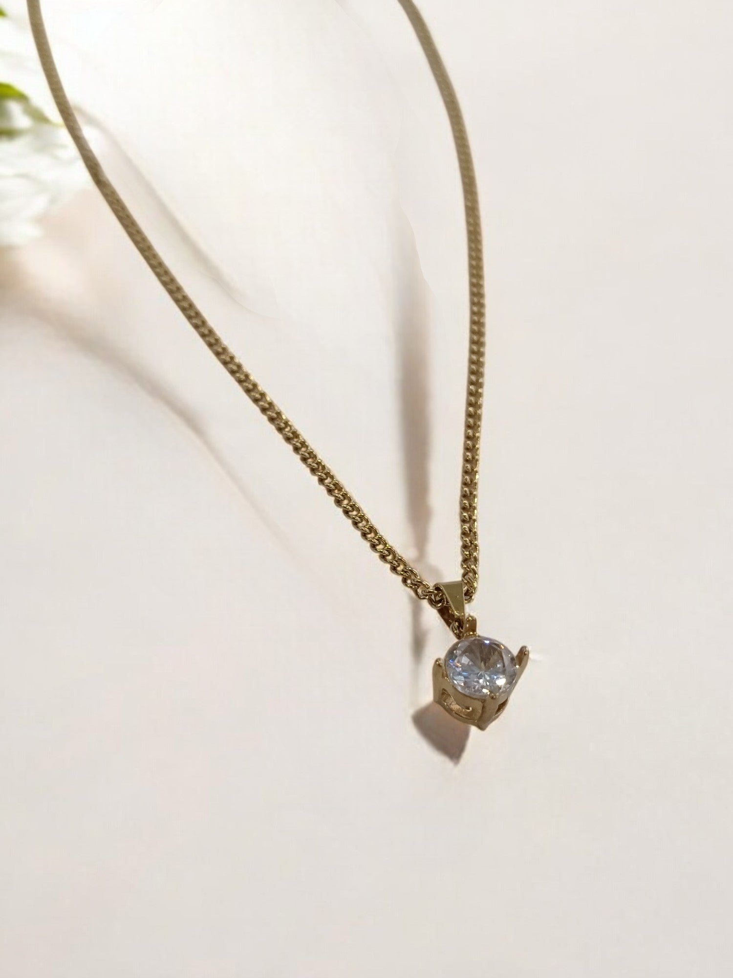 GOLDEN CHAIN WITH DIAMOND