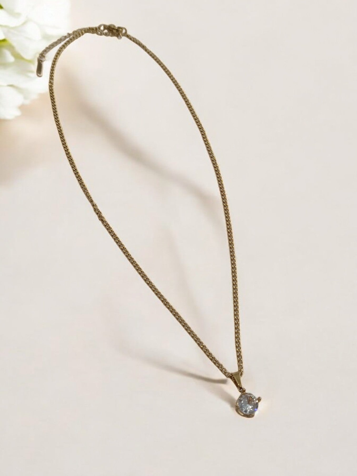 GOLDEN CHAIN WITH DIAMOND